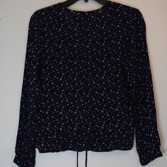 Rails, Beaux Blouse, Navy Foulard Floral Ruffle Button Long Sleeve Peplum Top - Picture 4 of 8
